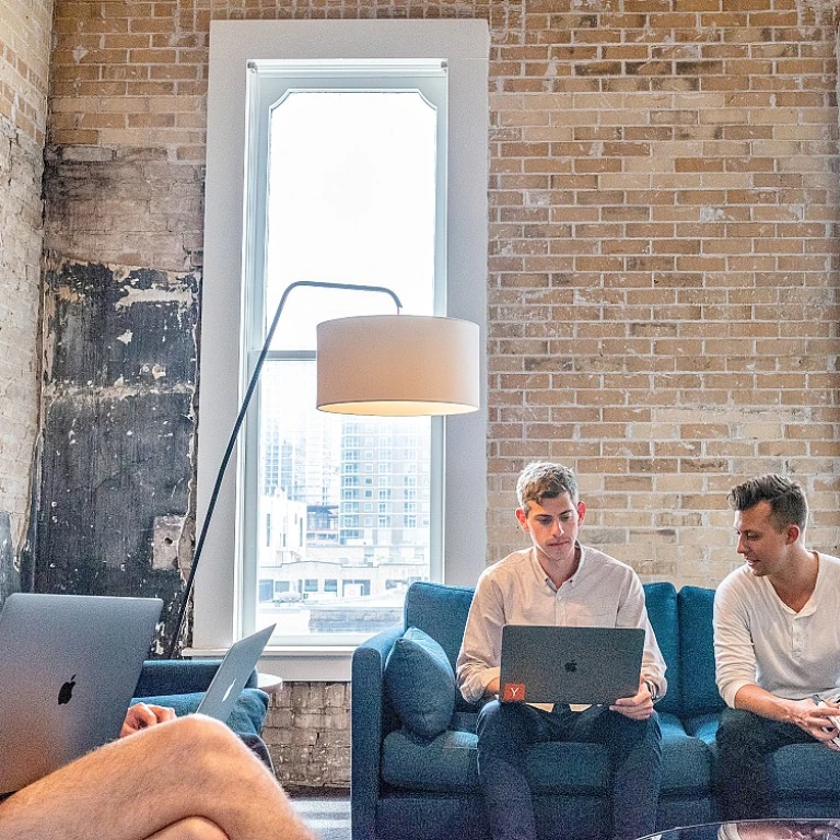 Optimisez votre espace de travail avec des roulettes de qualité pour fauteuil de bureau